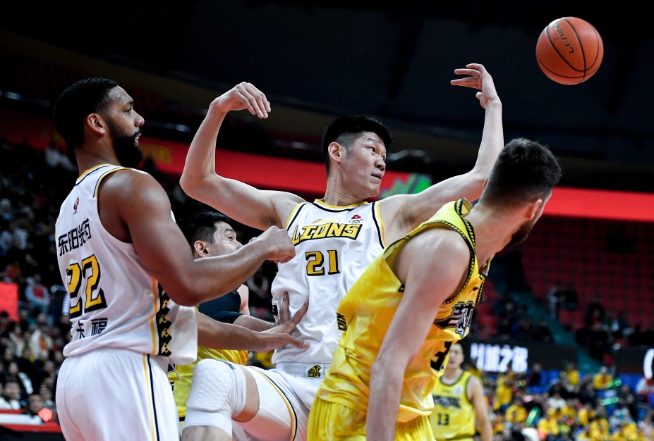 夏洛特黄蜂迎CBA季后赛关键赛,集结日绝杀压哨,质疑声仍在,年轻球员得到机会的简单介绍星空官网