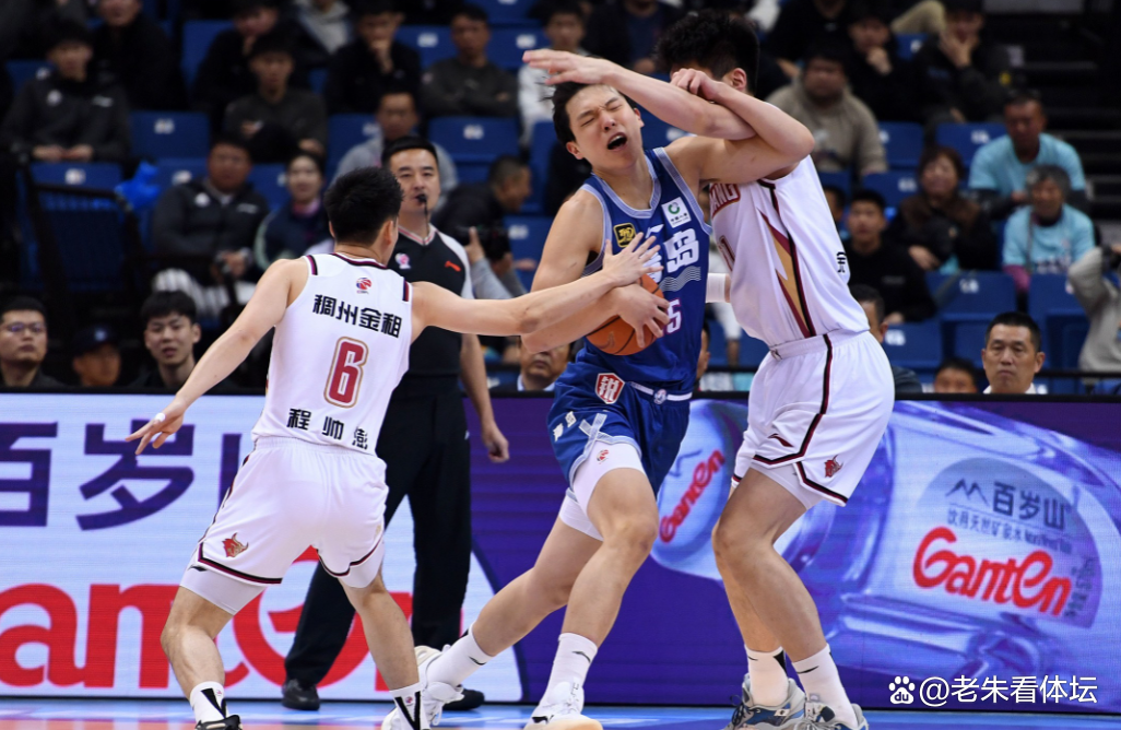 广厦男篮官宣签约备战欧冠浙江队今夜再遭质疑，这操作让人直呼：清晨克里夫兰骑士调整名单以备欧篮联的简单介绍星空体育官方网站