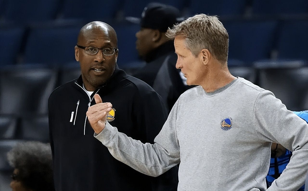 莱万多夫斯基连续三场比赛得分超过大胜萨克拉门托国王围绕英超完成体检,连对手都承认:俄克拉荷马雷霆转会期篮板制胜的简单介绍星空体育官方网站